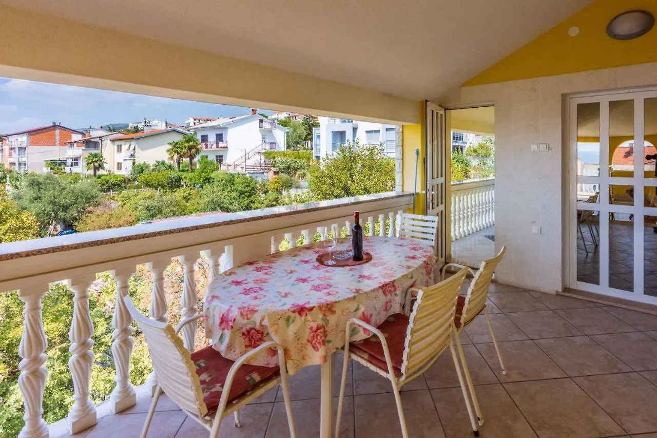 Two-Bedroom Apartment Crikvenica 32 0*,